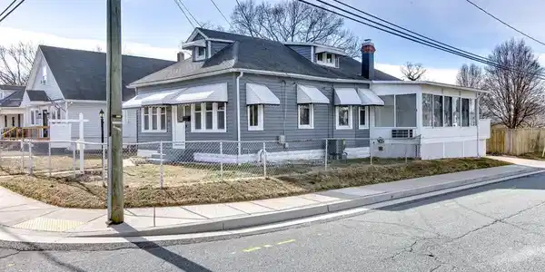 300 LORRAINE AVENUE