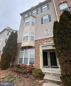 2205 IVY LANE