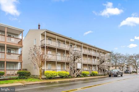 425 ROBIN DRIVE