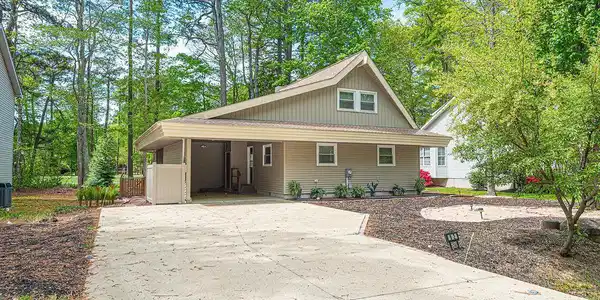 62 NEWPORT DRIVE