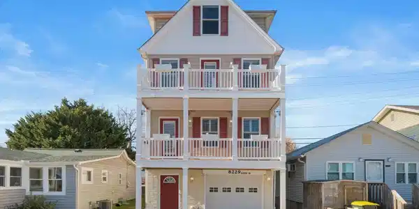 8229 BAYSIDE ROAD