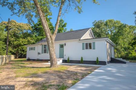 8244 RAILROAD AVENUE