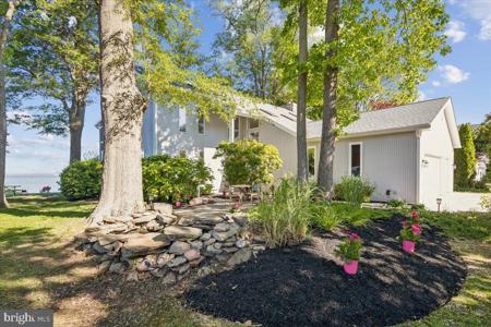 702 BAYSIDE DRIVE
