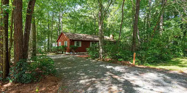 32 WHALER LANE
