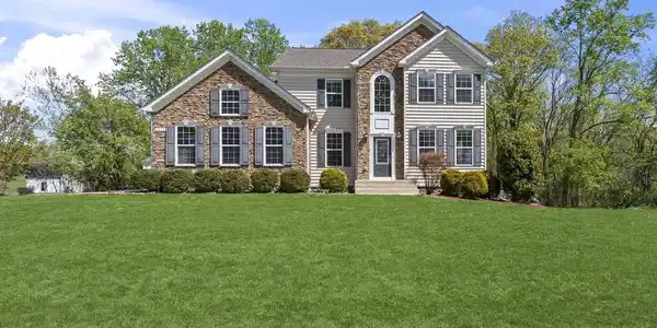 1905 RESTING RIDGE LANE