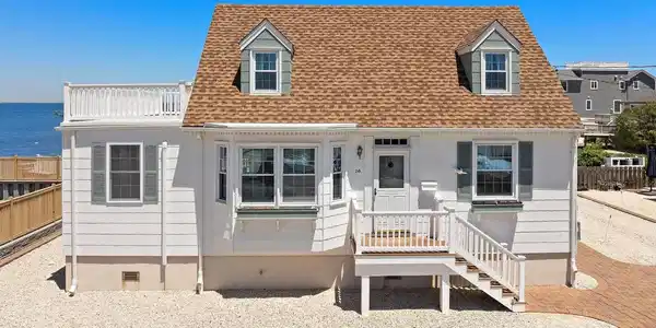 16 STARBOARD ROAD