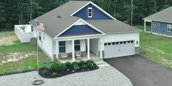 8 ANDERSON WAY