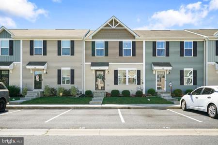 16 KARINA COURT