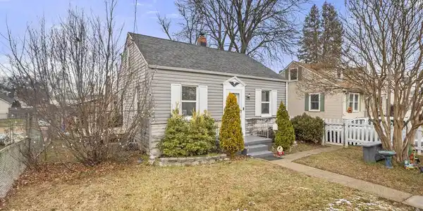 310 TOWNSEND AVENUE