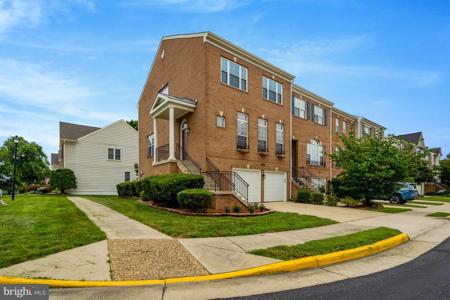 925 HERONS RUN LANE