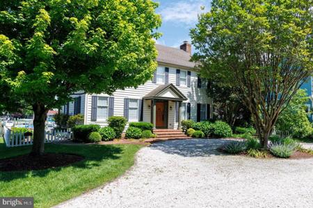 222 CHESTNUT
