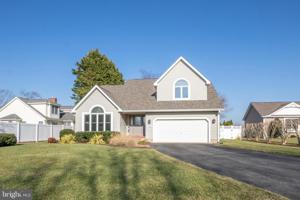 12 BAY BREEZE DRIVE