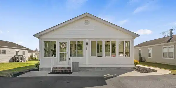 395 BAREFOOT LANE