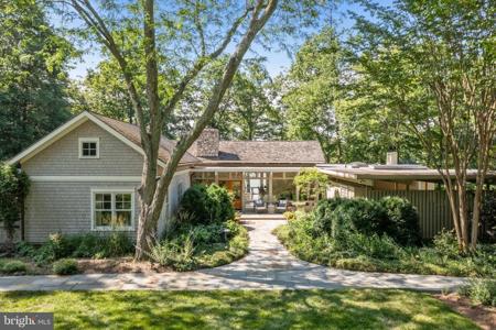 917 ARBUTUS ROAD