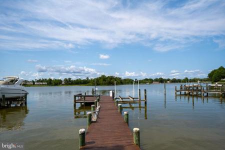 21 WATERVIEW POINT