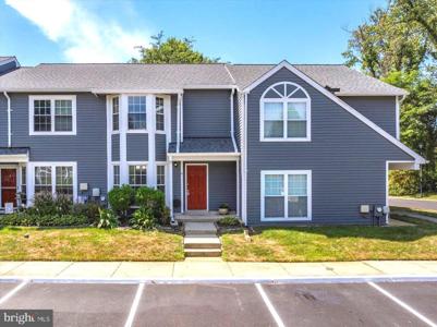 4 MIZZEN COURT