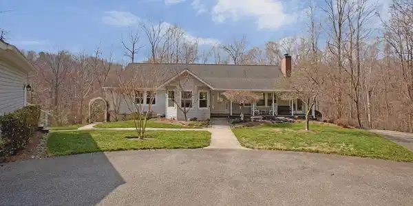 3420 CHARING COURT