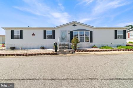 3202 HONEYSUCKLE LANE