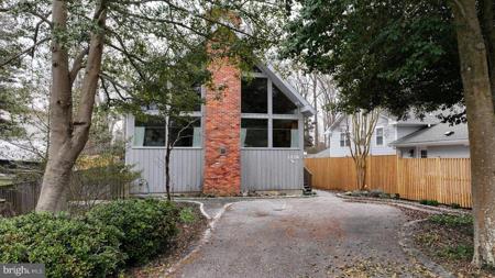 143 LAKE DRIVE