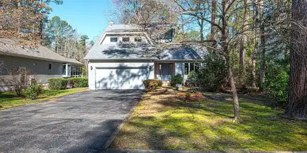 65 CRESTHAVEN DRIVE