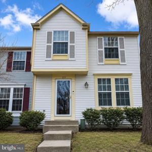 359 HICKORY NUT COURT
