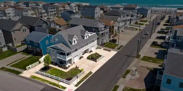 1200 BEACH AVE E