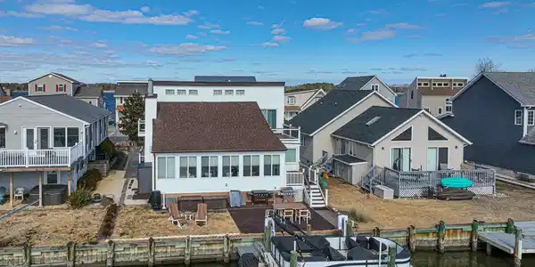 22 HARBORVIEW DRIVE