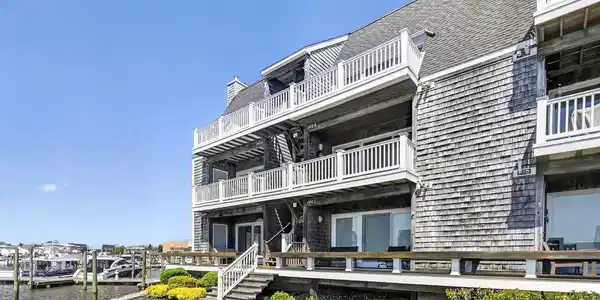 1401 HARBOUR COVE