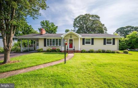 514 RED OAK DRIVE