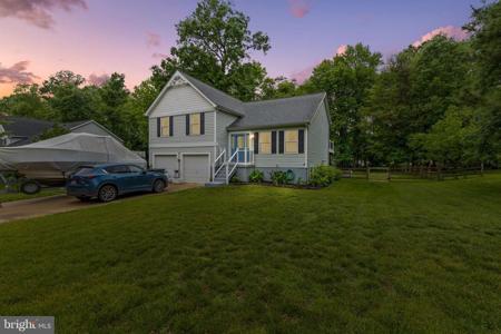 8 HOLLY AVENUE