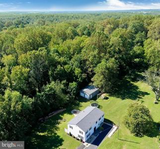 302 ROBINHOOD ROAD