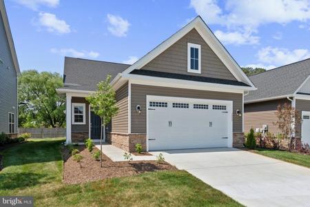 1009 CHAMPLAIN COURT