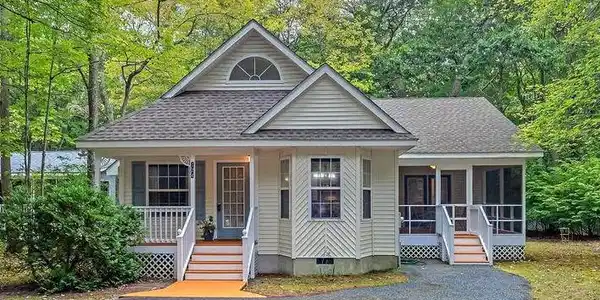124 CAMELOT CIRCLE