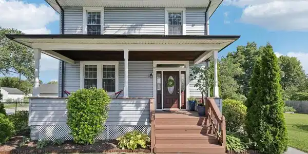 300 TOWNSEND AVENUE