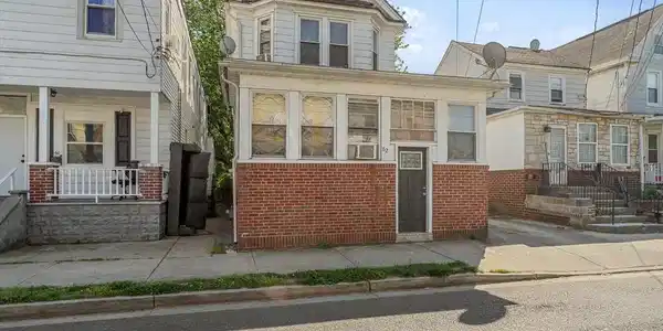 62 PITMAN STREET