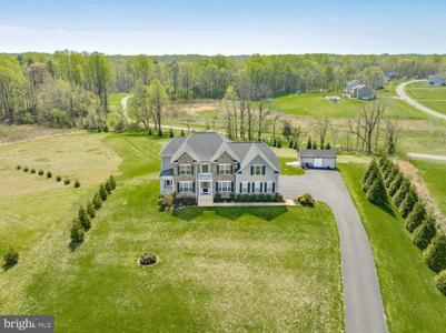 935 PEPPERTREE LANE