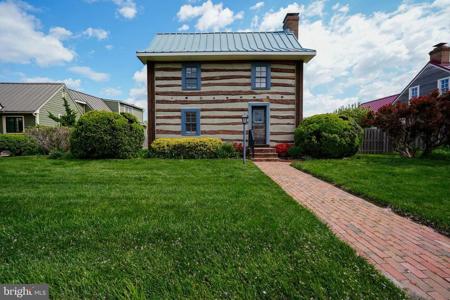 32 SHIPCARPENTER SQUARE
