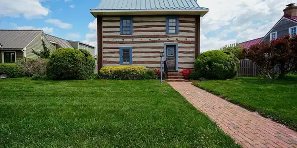 32 SHIPCARPENTER SQUARE