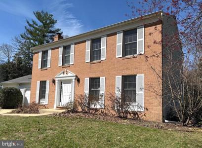 284 TOLSTOY LANE