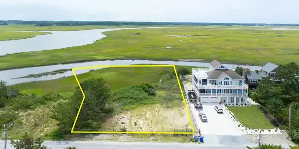 2851 BAY SHORE DRIVE