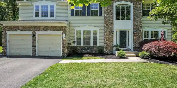 19 CRESCENT LINKS DRIVE