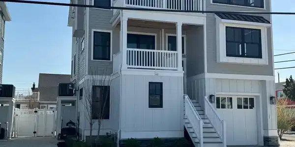 100 E COLORADO AVENUE