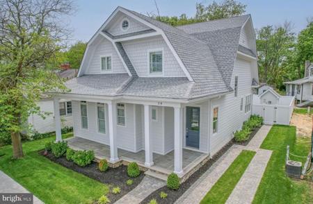 203 BAYARD AVENUE