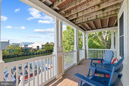 27 ISLAND EDGE DRIVE