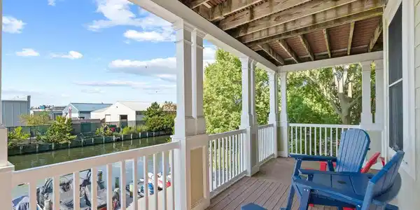 27 ISLAND EDGE DRIVE