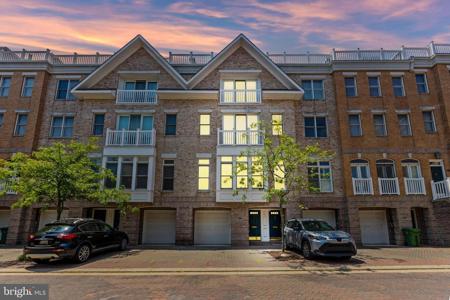 1238 HARBOR ISLAND WALK