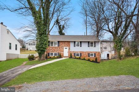 721 FAIRWAY DRIVE
