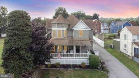 812 LOCUST ROAD