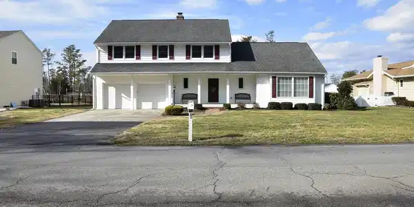 27 W SIDE DRIVE