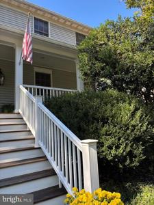 1860 LINDAMOOR LANE